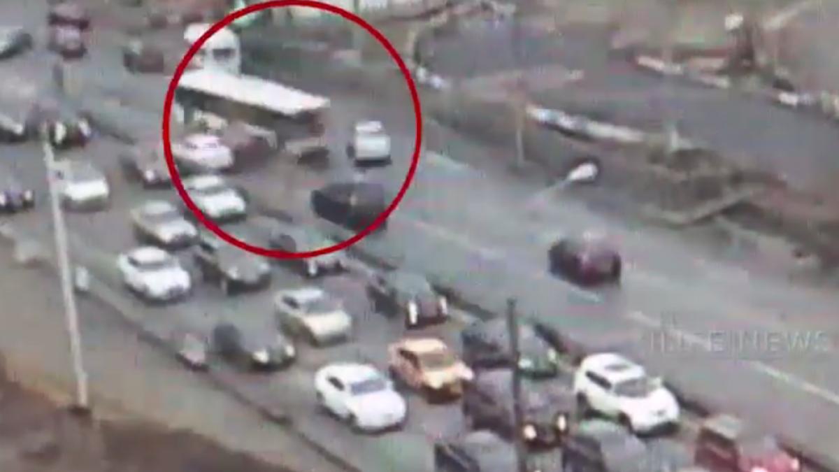 accident infiorator la moscova soferul unui autobuz a facut prapad pe strada