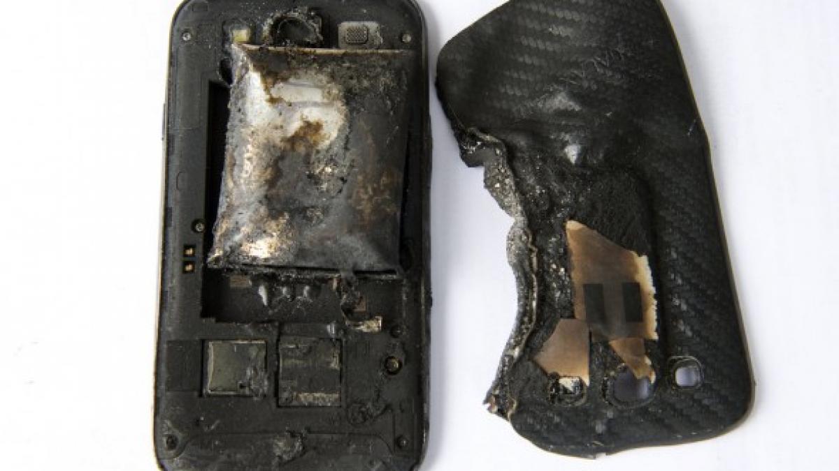 clipe de cosmar a adormit cu telefonul samsung langa el si era sa moara