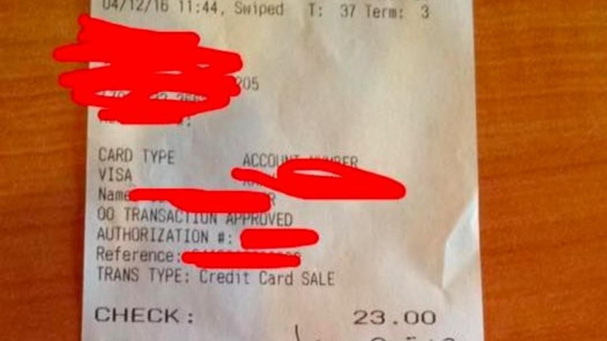 a mers sa ridice nota de plata insa s a infuriat teribil cand a vazut ce i a scris clienta pe bon