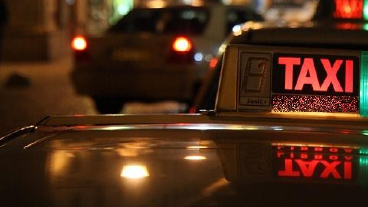 accident grav provocat de un taximetrist o fetita de 2 ani si mama ei printre raniti