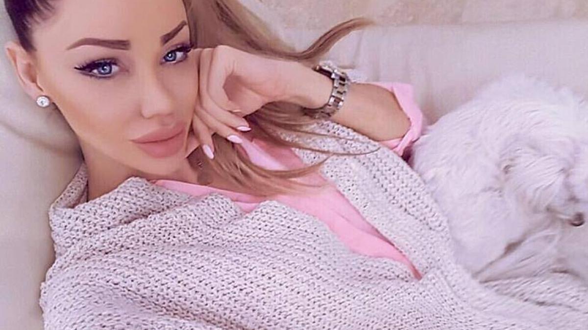 bianca dragusanu nu isi mai ascunde burtica de gravida