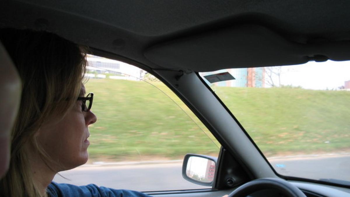 o romanca a dat in judecata primaria pentru ca drumurile erau impracticabile si a castigat