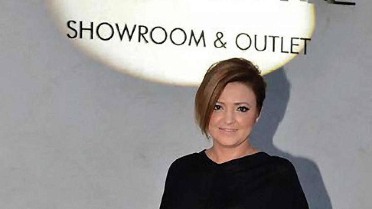 business e substantiv feminin in romania