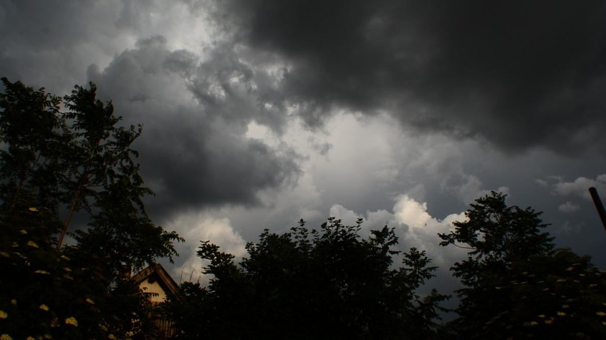 cat va mai tine vremea rea anuntul facut de meteorologi