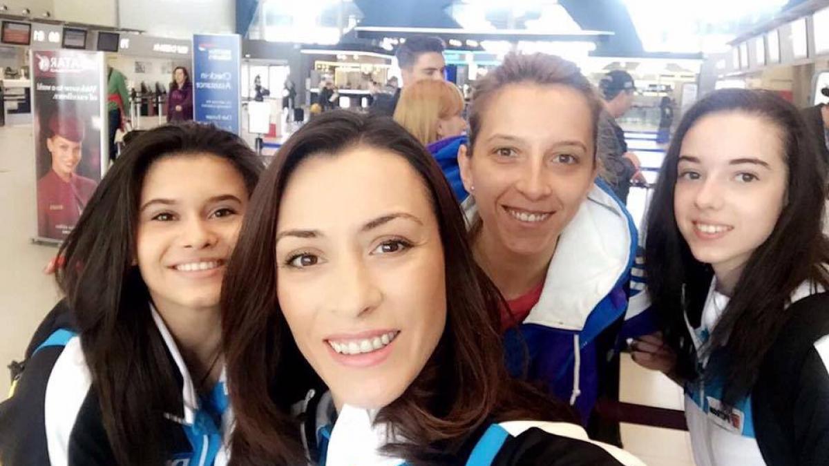 romania isi uita campionii in momentele dificile cine le a asteptat la aeroport pe gimnastele care