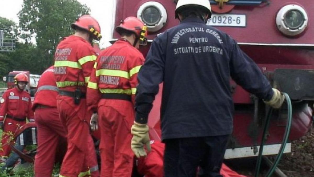 Un angajat al CFR a fost lovit de tren. Bărbatul a murit la spital