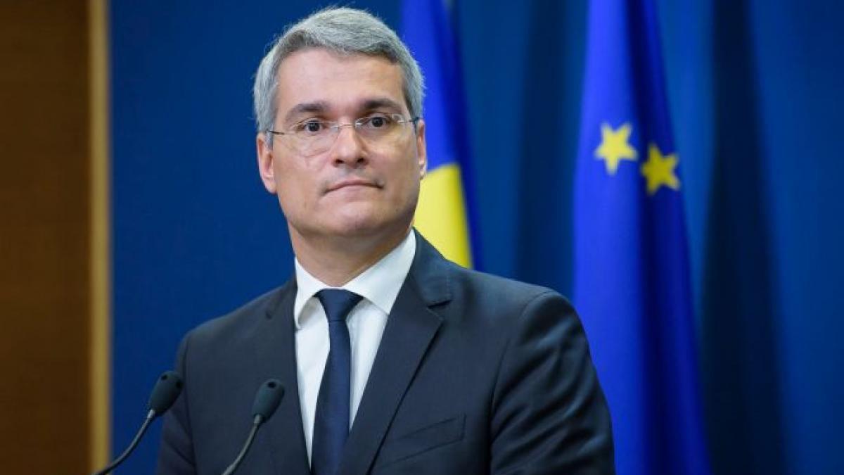 premierul ciolos discuta vineri cu ministrii si sindicatele despre majorarea salariilor