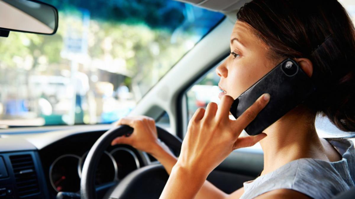 atentie soferi cum poate afla politia daca ai provocat un accident din cauza telefonului mobil