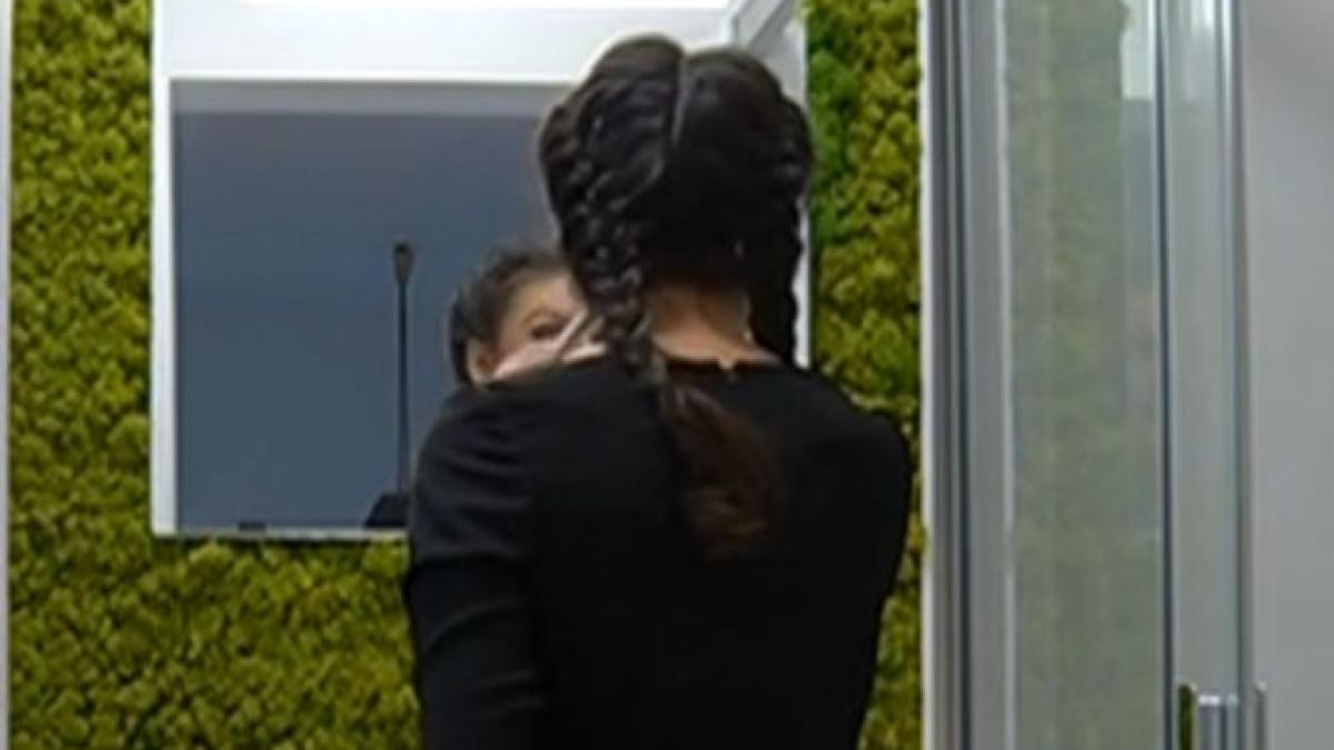 casa inteligenta a fost conceputa sa nu dati niciun leu pentru apa si energie electrica iata cea