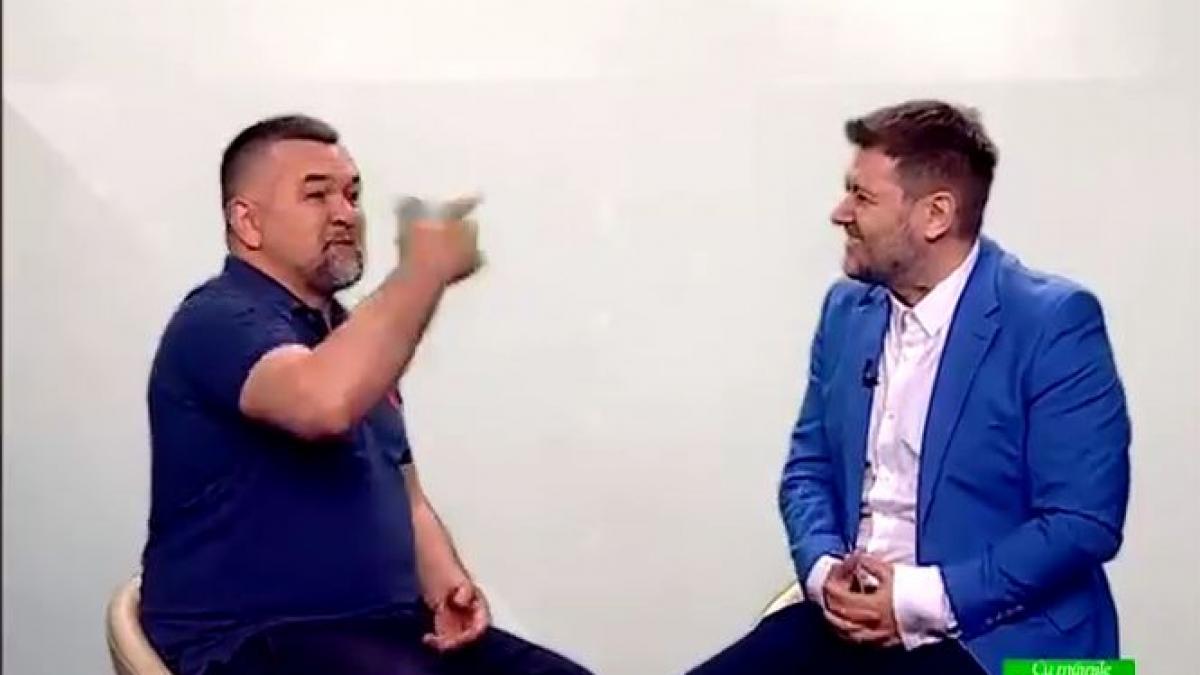 cine sunt cei mai celebri mosi din romania unul aduce cadouri celalalt