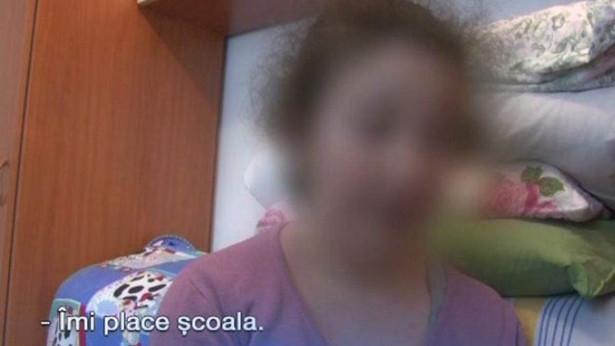 cosmar la scoala pentru o fetita cu dizabilitati chiar diriginta clasei este cea care o batjocoreste