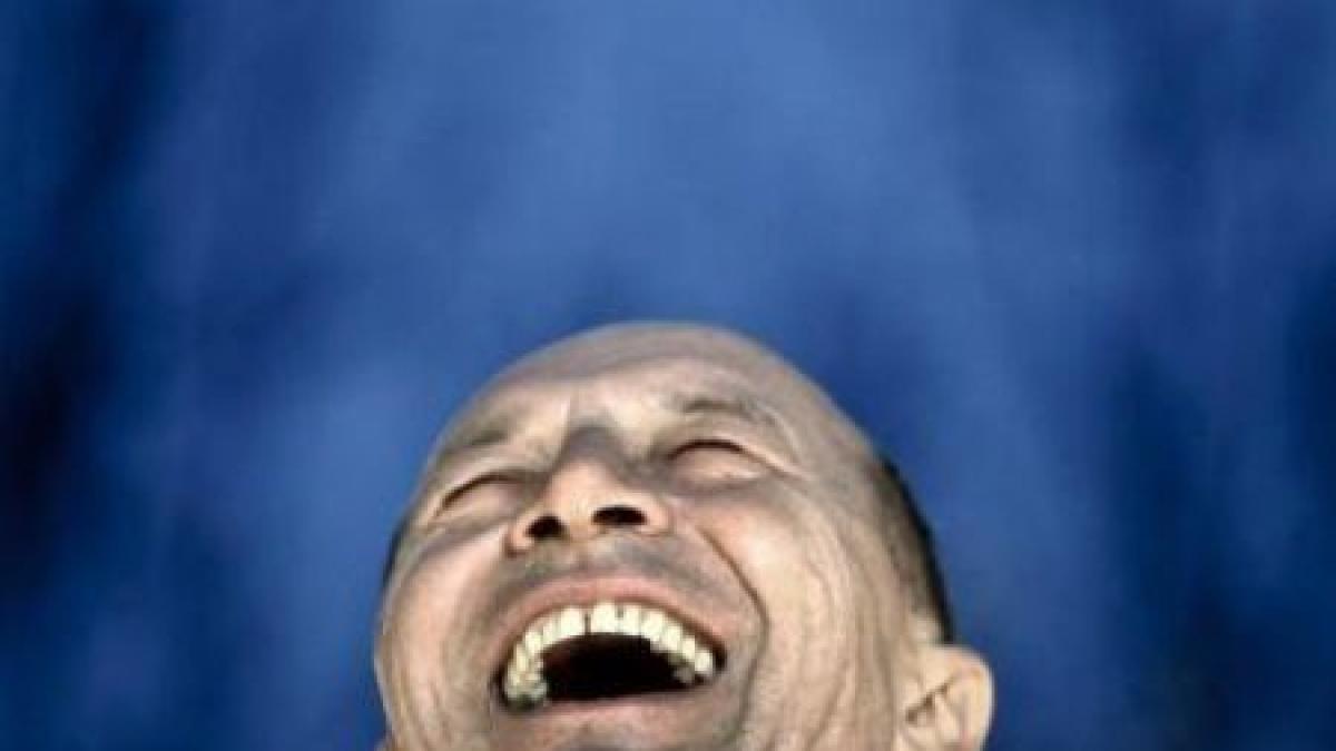 traian basescu tratament de lux din partea procurorilor are voie sa studieze dosarul inainte sa fie