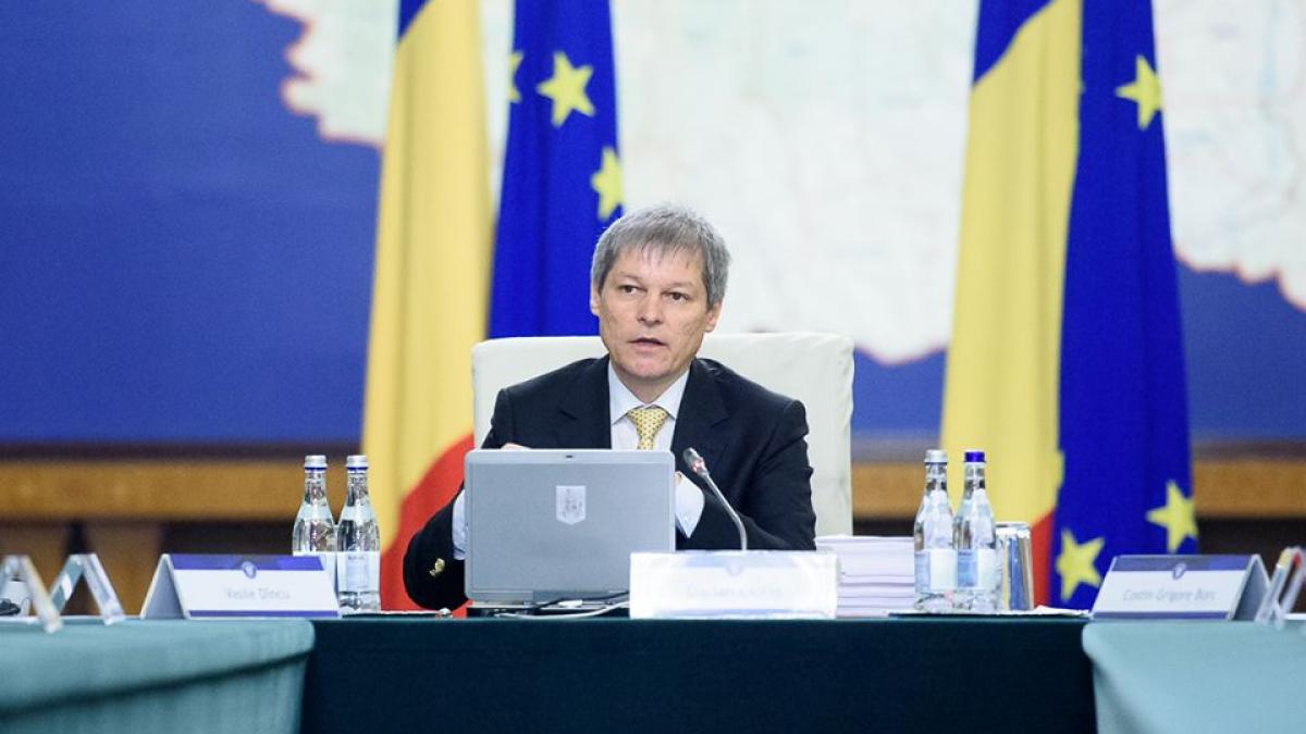ciolos il da afara pe seful osim
