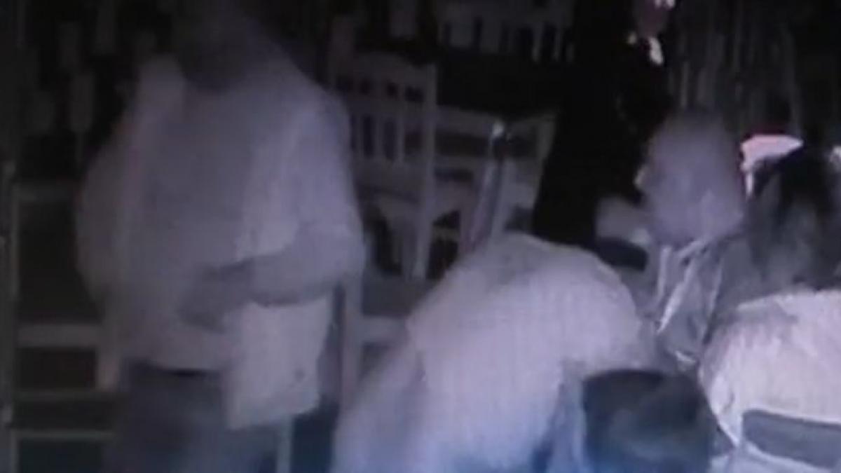 dezastru intr un bar din botosani doi frati au facut legea cu sabia