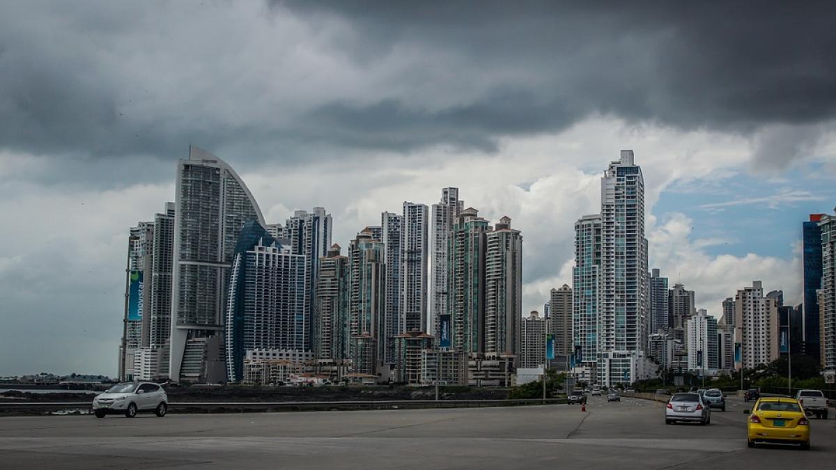 panama papers loveste din nou islanda familia primei doamne implicata in scandal