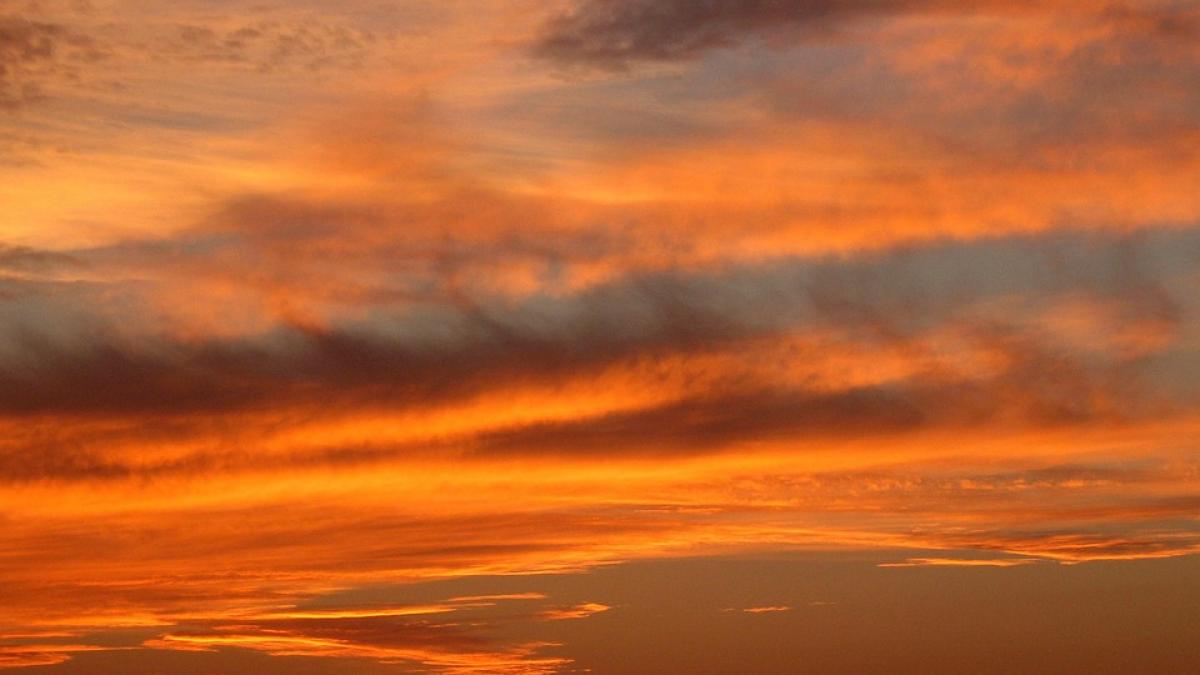 vremea in urmatoarele trei luni ploua mult in mai si iunie canicula in iulie