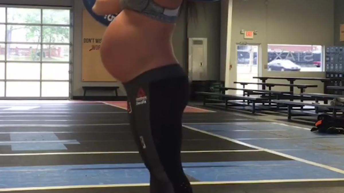 insarcinata in 9 luni face ridicari deasupra capului cu peste 45 de kilograme video