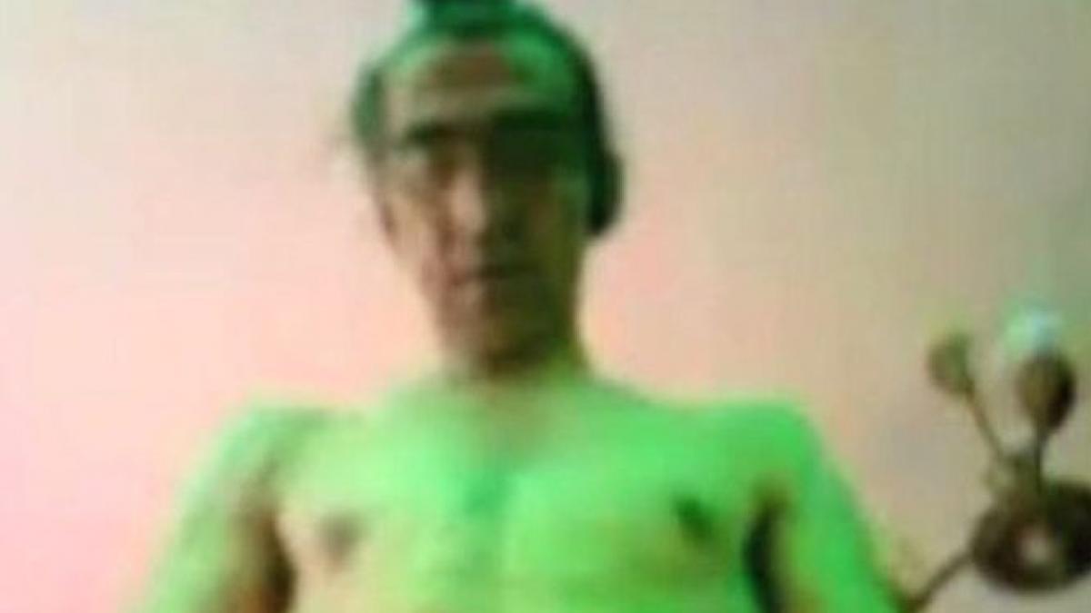 pedofil roman cautat de politistii din intreaga lume a postat pe internet ore intregi de filmari in