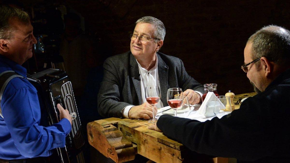 pe mircea dinescu il stie toata lumea iata cum arata sotia sa