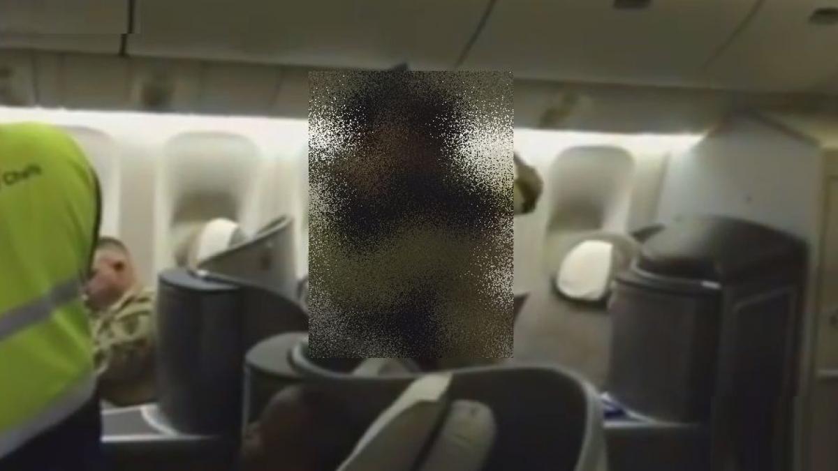 militar surprins in avion de tata