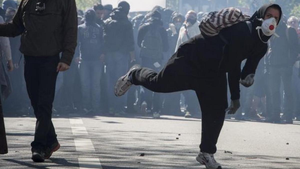 proteste in turcia politia a folosit gaze lacrimogene pentru a dispersa manifestantii