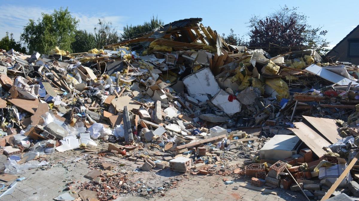 miracol in nairobi o fetita de 18 luni gasita vie sub daramaturi dupa patru zile