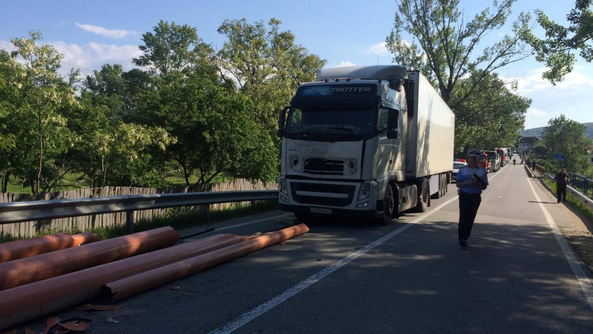 accident grav cu tir la bengesti