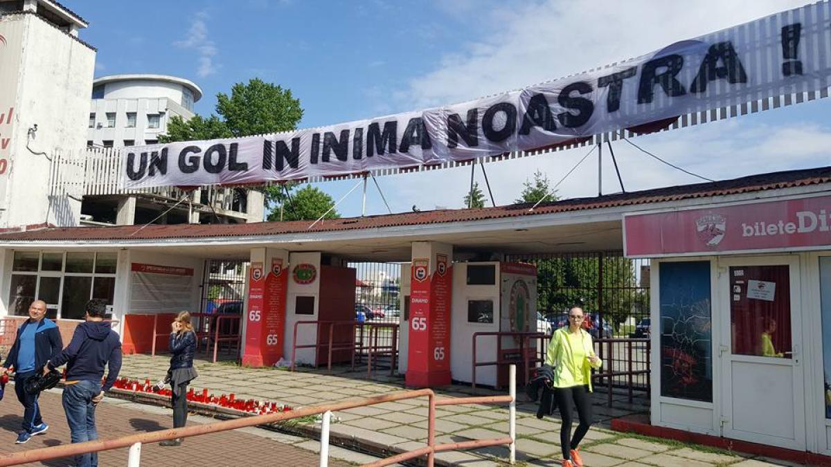 imagini emotionante dupa tragedia din stefan cel mare suporterii au adus flori si candele la