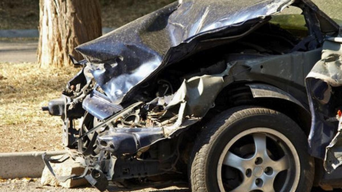 masina complet distrusa intr un accident teribil ce s a intamplat cu cei cinci pasageri este