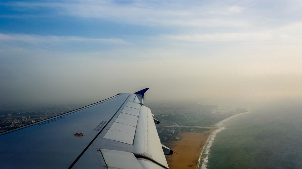 momente de groaza pentru pasagerii unui avion de linie avionul s a dezintegrat in aer