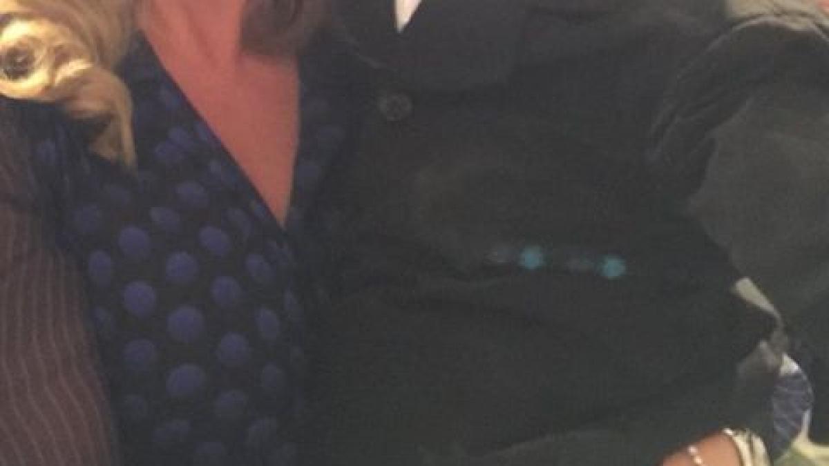 momente penibile pentru o cunoscuta femeie de afaceri ce i a facut unui tanar de 22 de ani in fata