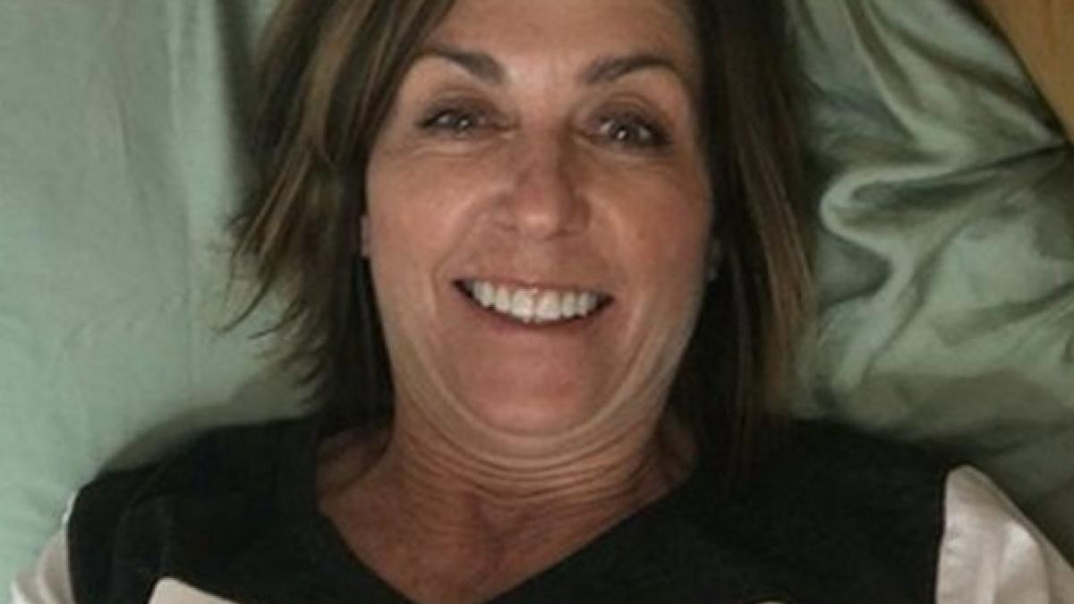 s a furisat in camera de camin a fiicei sale s a bagat in pat si si a facut poza