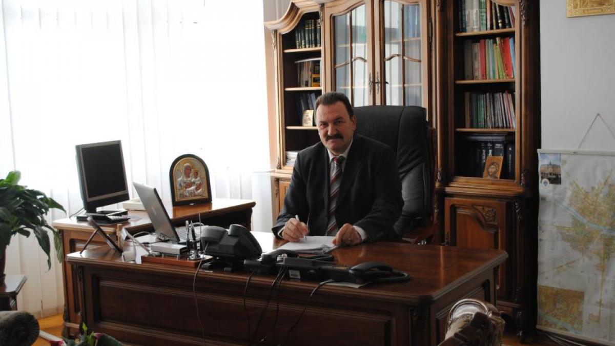 seful fiscului din satu mare i a uimit pe anchetatori isi tinea carnetelul cu spagi in seif