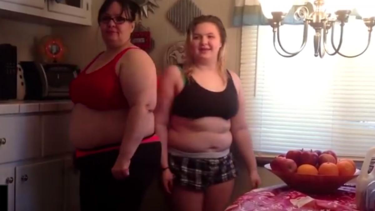 mama si fiica s au provocat reciproc la slabit transformarea lor a lasat pe toata lumea cu gura