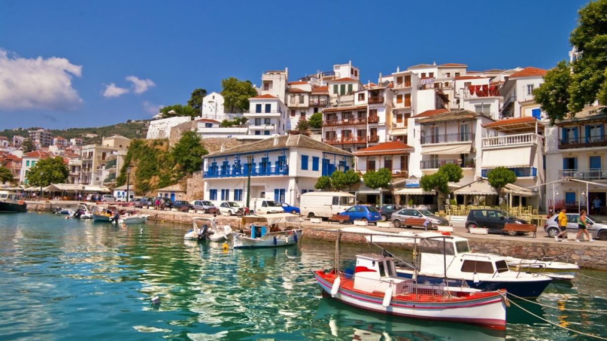 skiathos micul paradis cu 69 de plaje idilice