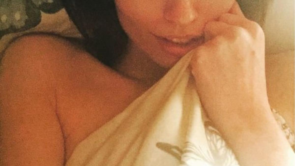 cand a vazut ce facea noaptea in pat iubitul a parasit o urgent pur si simplu nu se poate opri