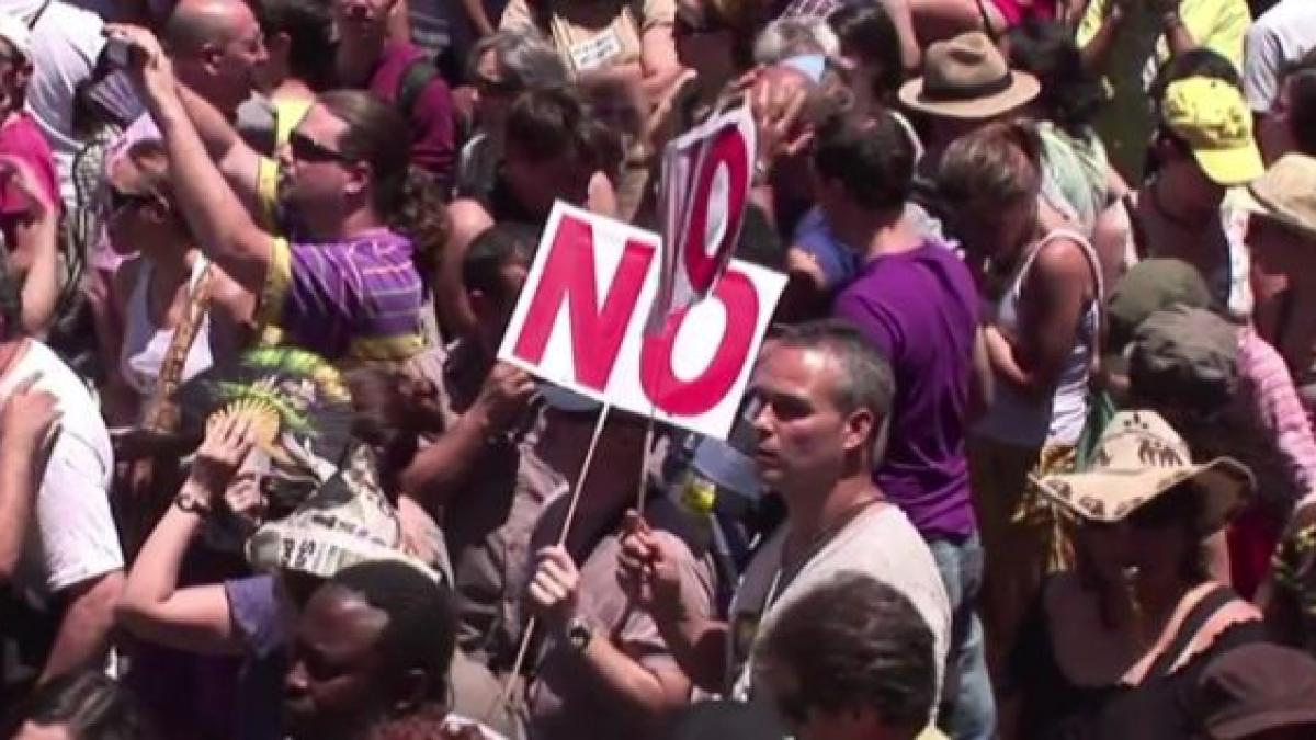 miscarea indignatilor ocupa strazile mii de tineri din spania denunta masurile de austeritate