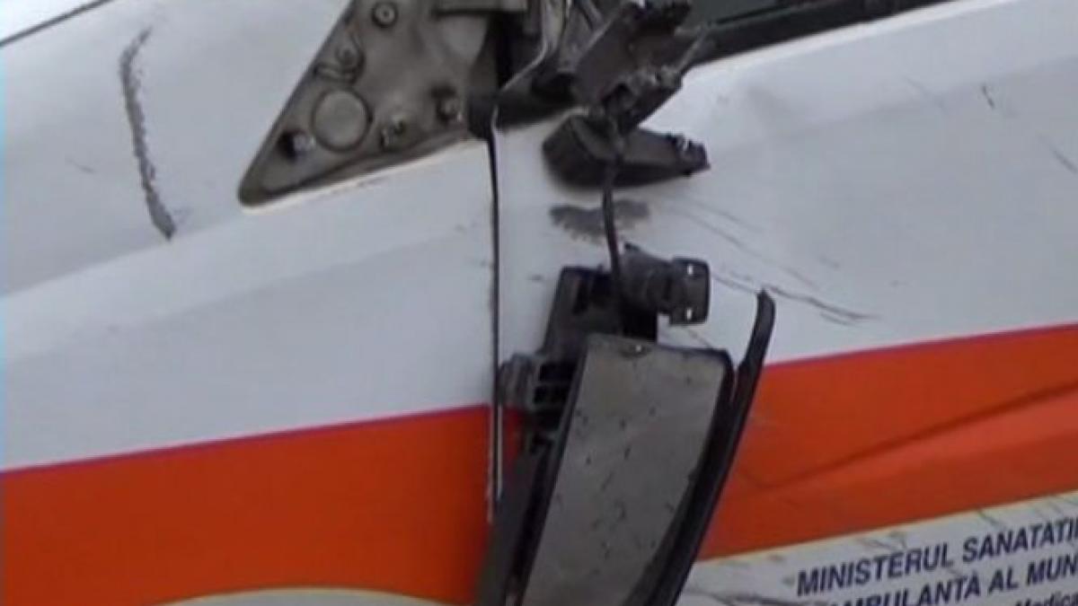 accident cu ambulanta in bucuresti