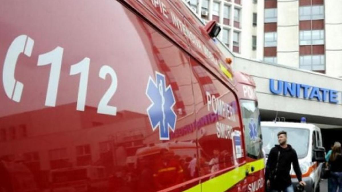 elevi transportati de urgenta la spital ce au patit adolescentii