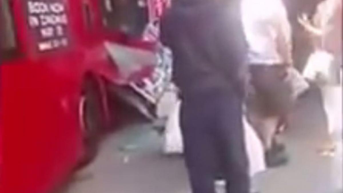 panica la londra 16 oameni au ajuns la spital dupa ce un autobuz a intrat intr un magazin