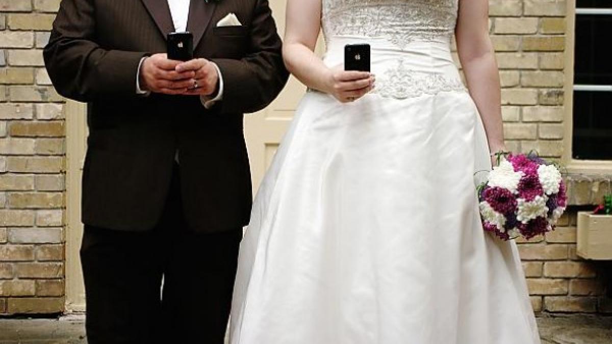 dovada ca telefonul distruge vieti au divortat in 24 de ore dupa ce s au casatorit