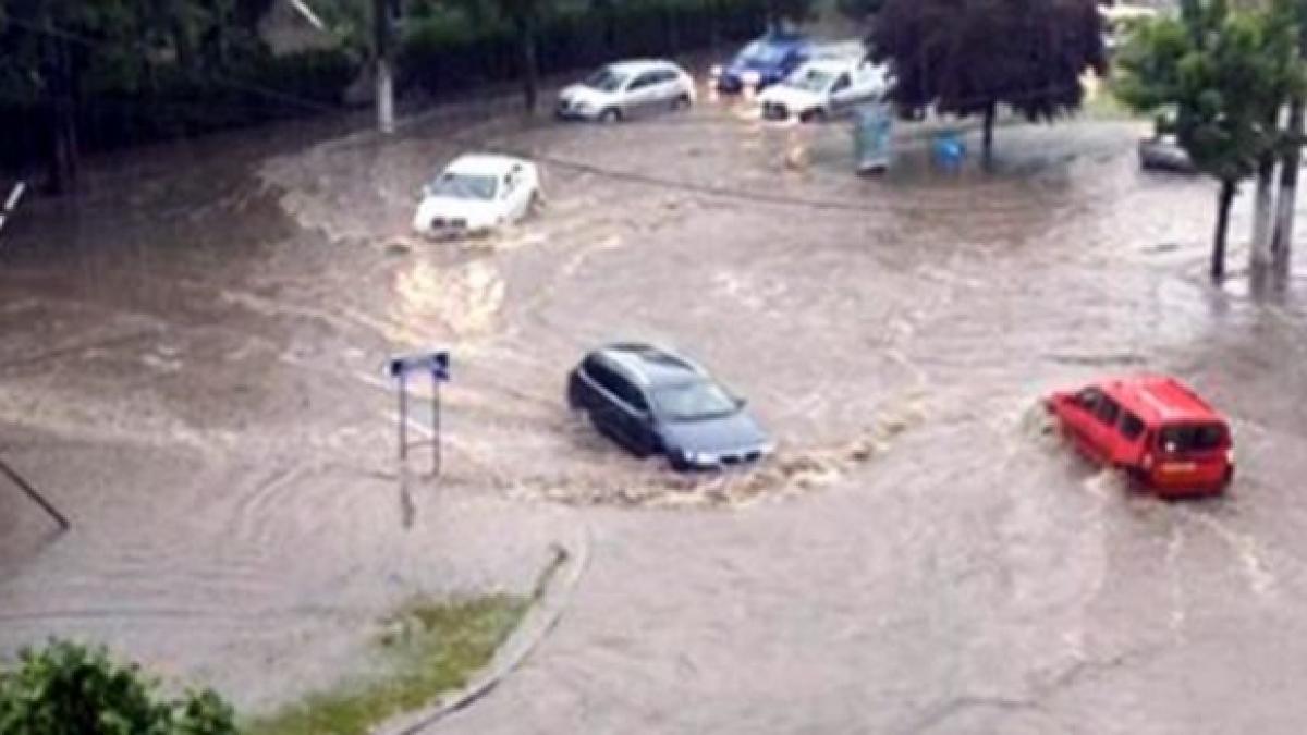 primavara cu inundatii si ninsori