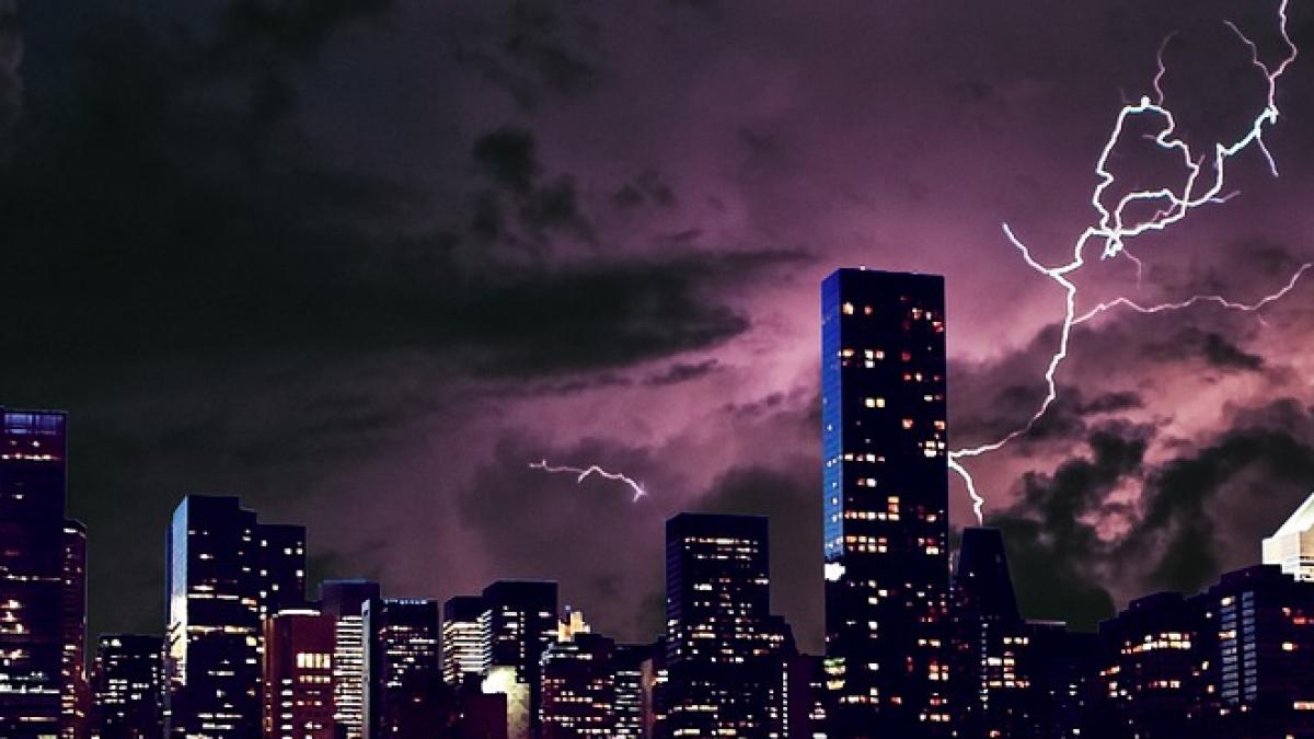 tara in care risti sa ajungi la inchisoare daca postezi pe internet fotografii cu fulgere si