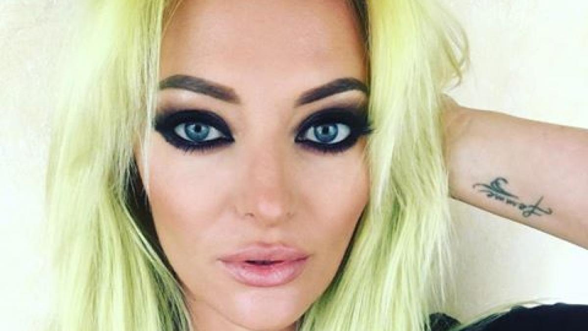 vestea incredibila pe care delia le a dat o fanilor ei anuntul a fost facut chiar pe facebook