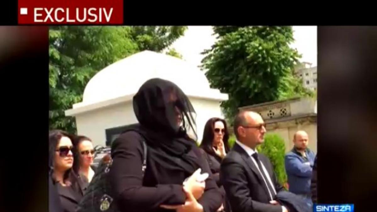 cum a aparut stapana contractelor hexi la inmormantarea lui condrea