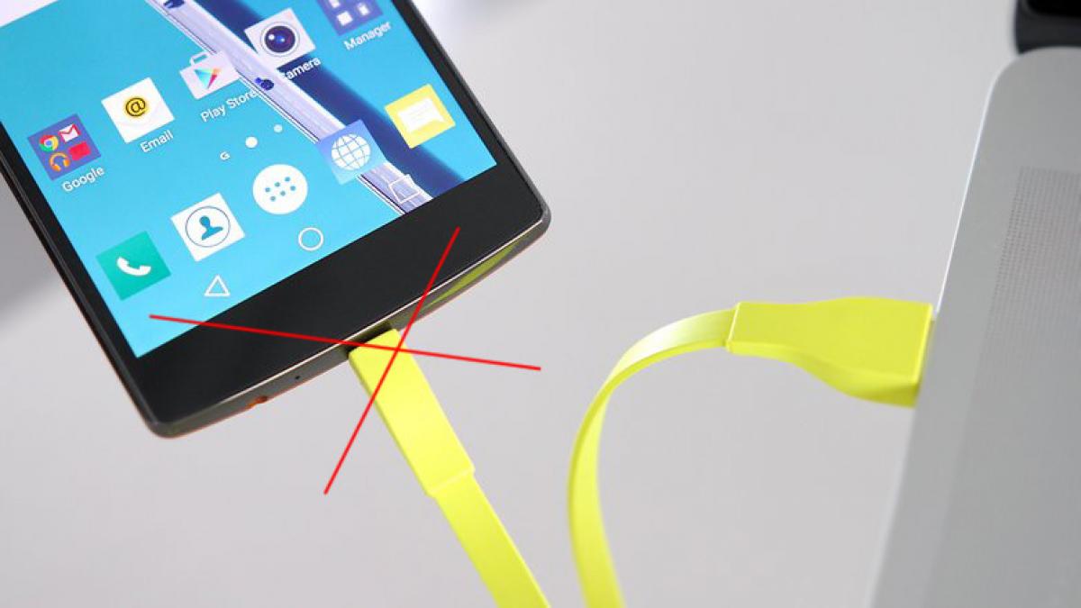 atentie iata cat de usor va poate umbla cineva in telefon in momentul in care se incarca de la un pc