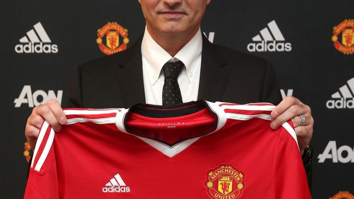 mourinho manchester united contract club