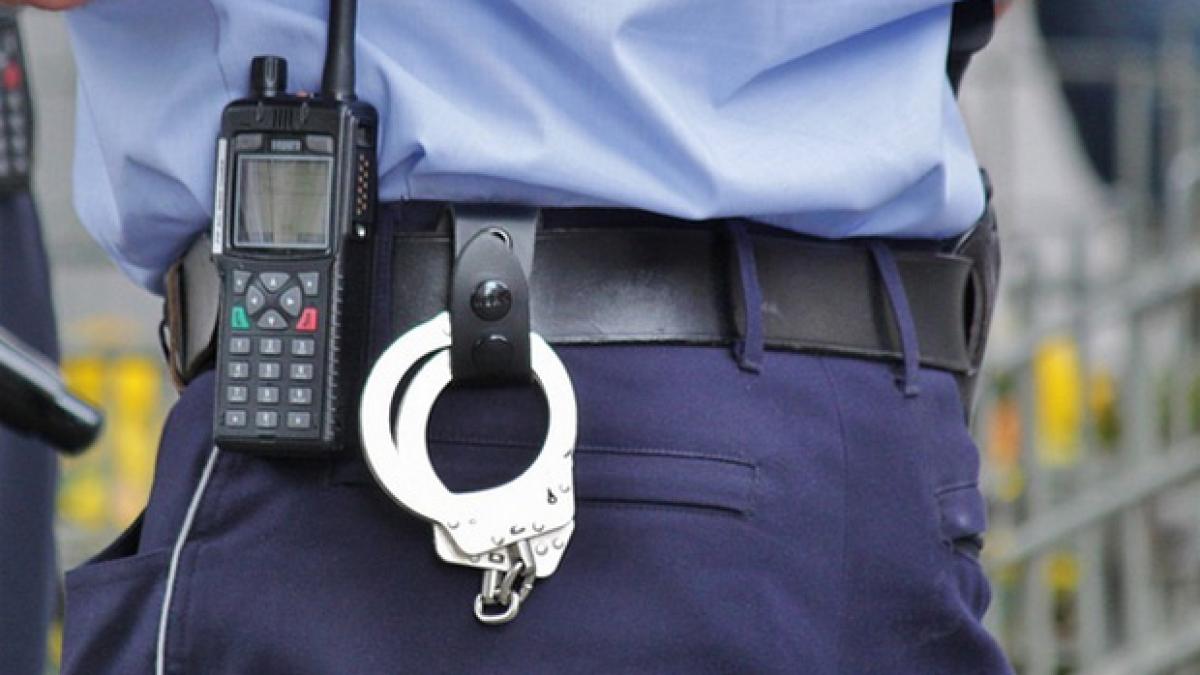 o falsa politista a inselat mai multe femei carora le a promis locuri de munca in sistem