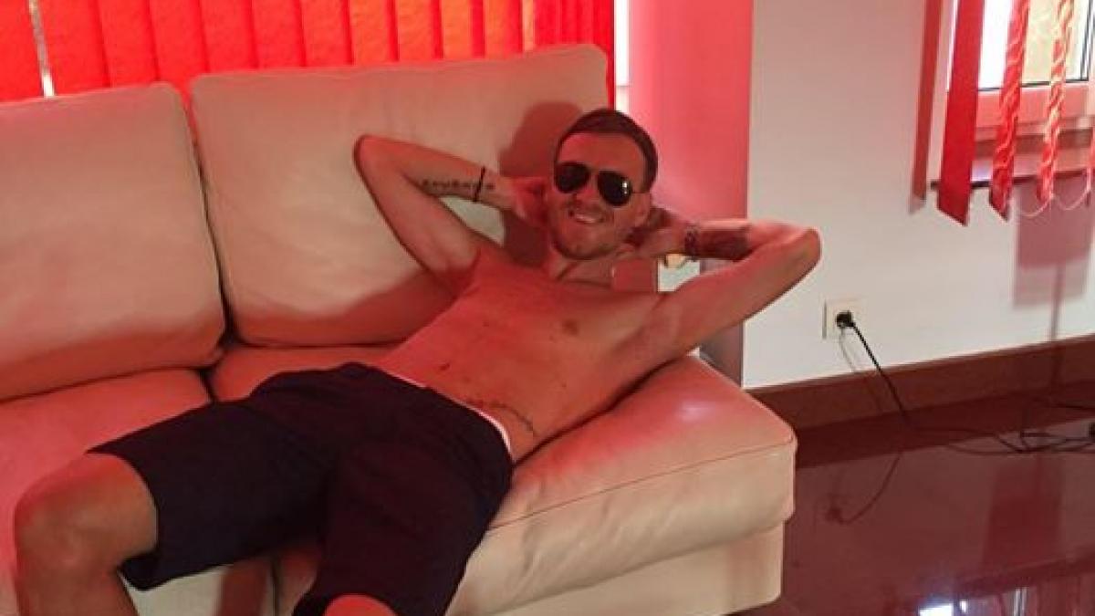 un fost international roman este din nou singur desi avea planuri de insuratoare