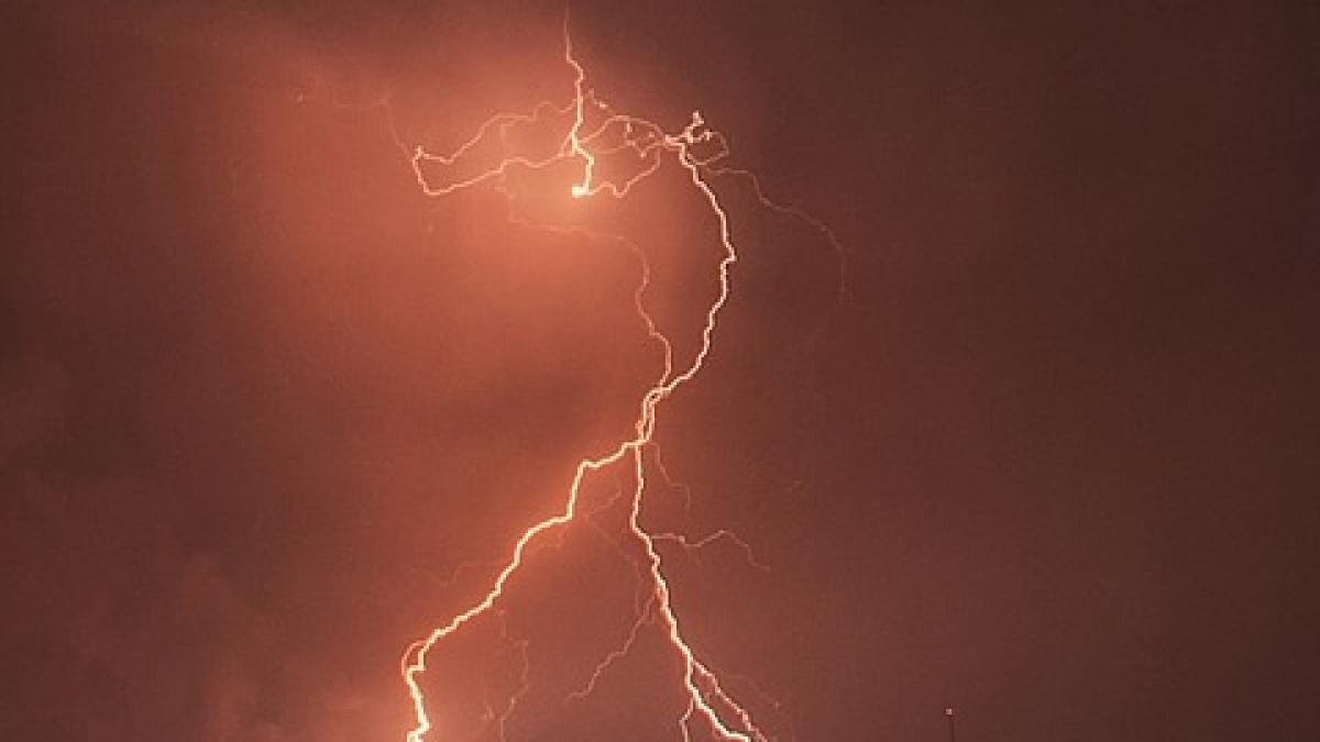 fulgerul a lovit si in polonia doi morti si trei raniti